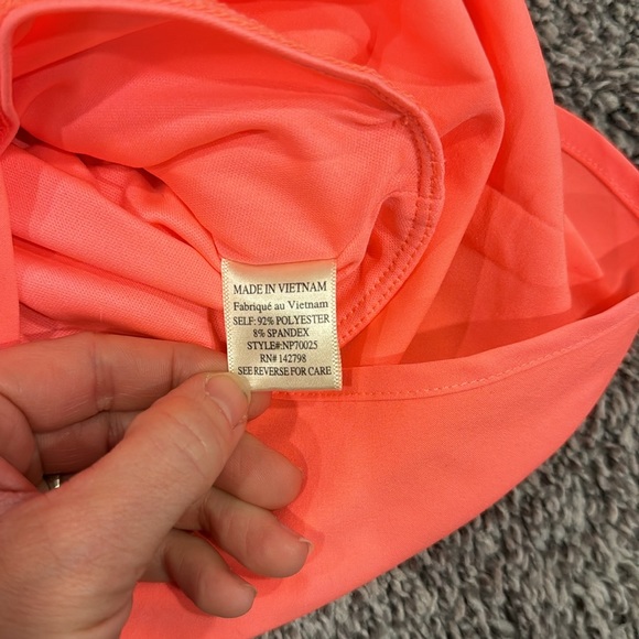 NWT New In neon coral active shorts size small. - Picture 6 of 7